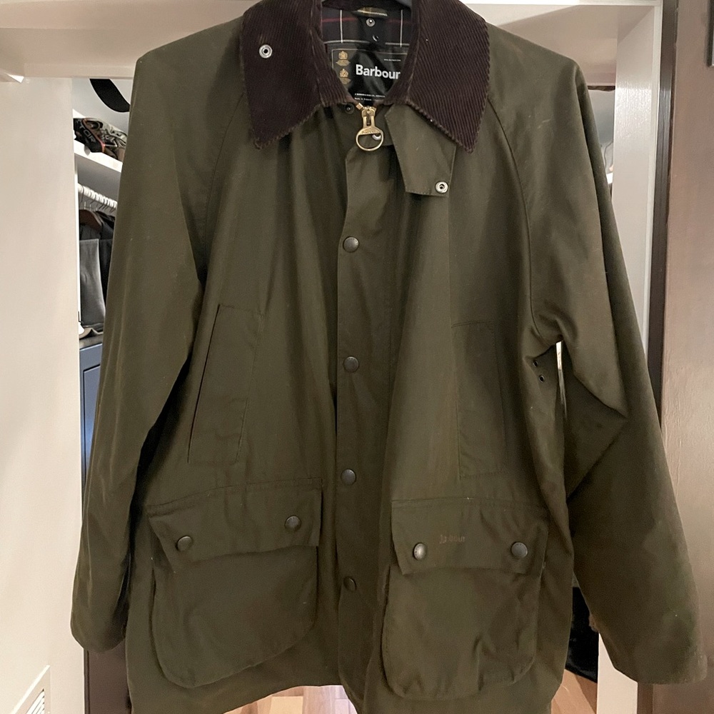 Hunter green men’s Barbour Classic Bedale Coat- Excellent condition!